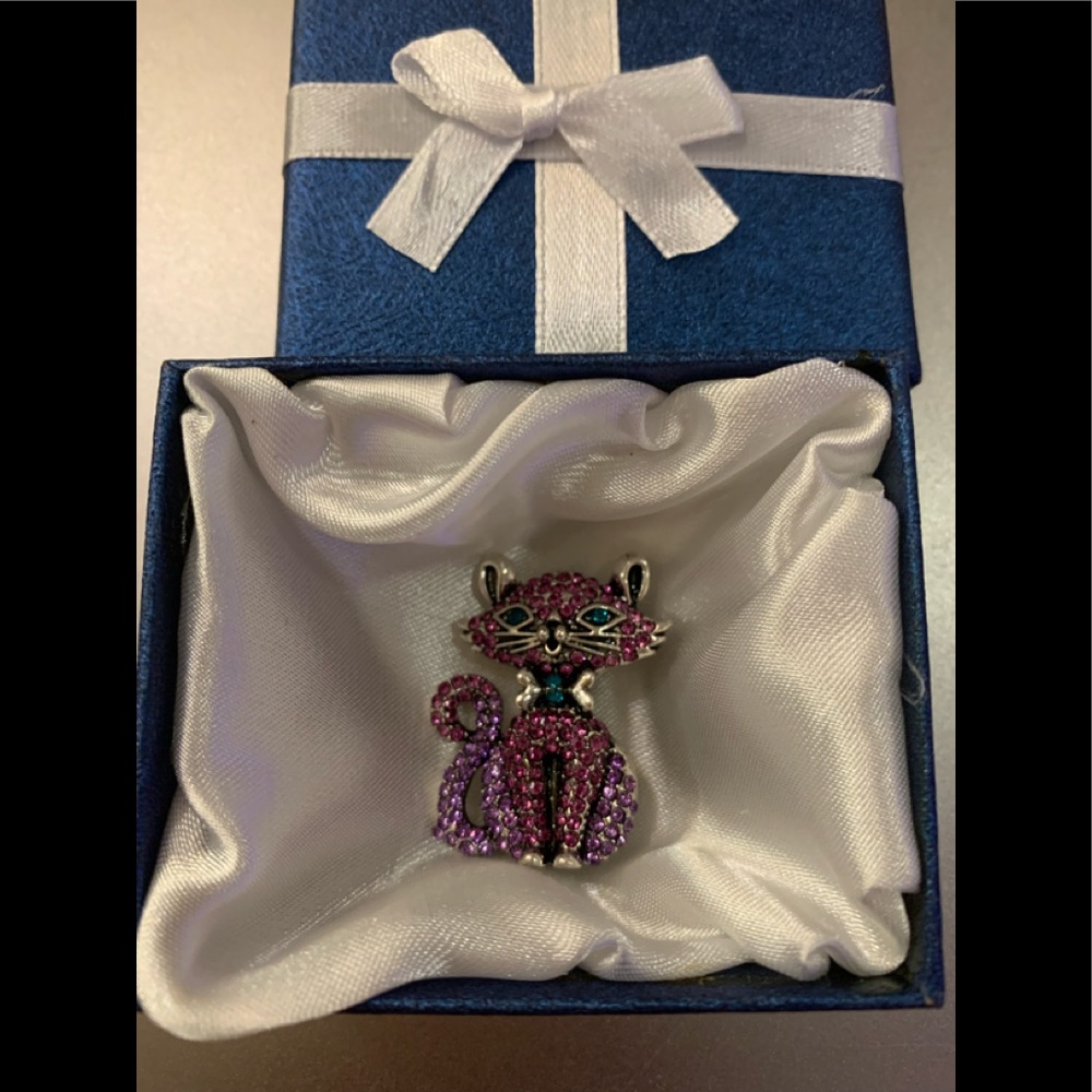 Elegant Cat Brooch W/Austrian Crystals & Gift Box